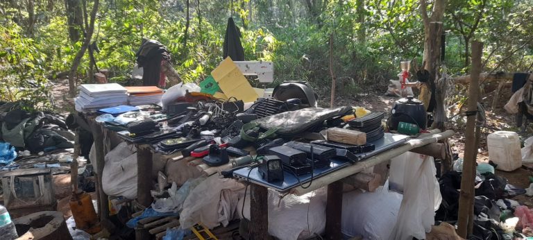 Incautan armas en campamento del EPP. Supuesto terrorista fue abatido