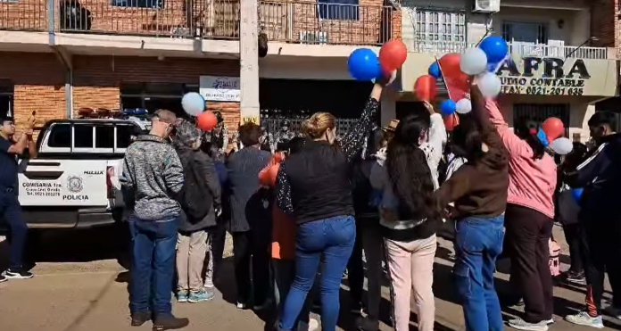 Manifestación frente a la sede del Ministerio de la Defensa Pública