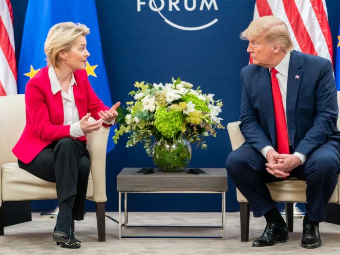 Trump y Von der Leyen negocian este domingo acuerdo clave UE-EE.UU.