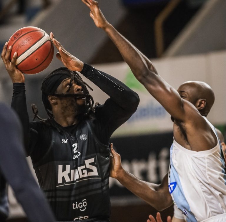 Olimpia mantiene su invicto con un triple en el último segundo