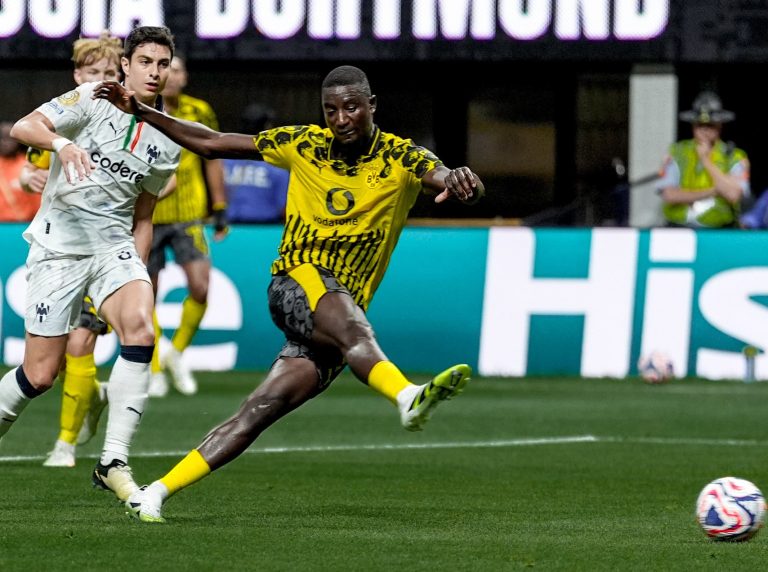 Dortmund se inscribe en la siguiente fase de la Copa