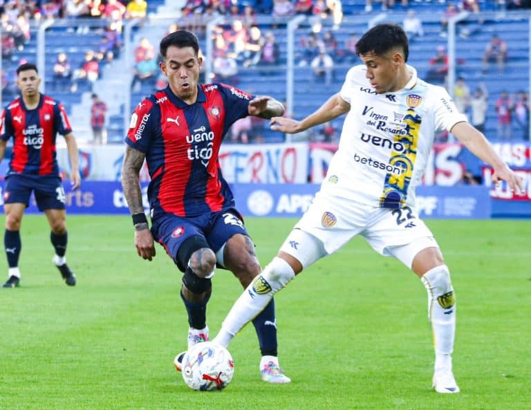 Choque de invictos termina en empate