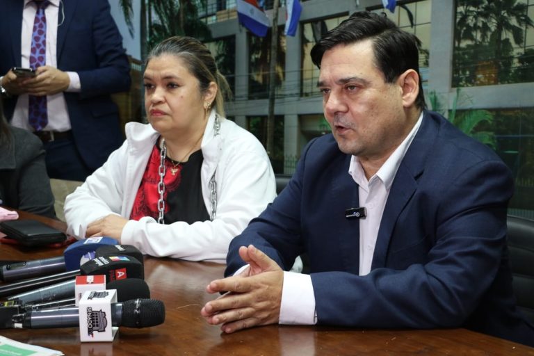 Funcionaria denuncia irregularidades en salud y es trasladada en represalia
