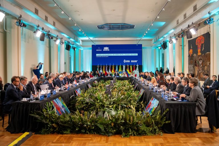 Peña reclama mayor integración comercial en la Cumbre del Mercosur
