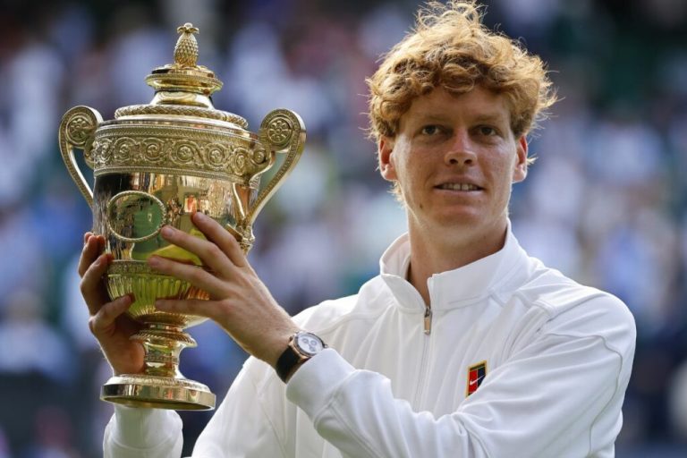Sinner se desquita de Alcaráz y Swiatek gana «de bicicleta» tras 37 años en Wimbledon