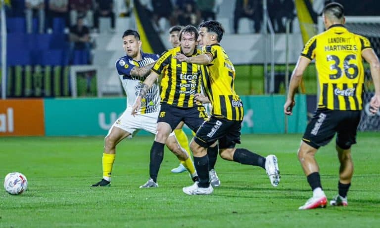 Empate deja sin punta solitaria al Triqui frente a Guaraní