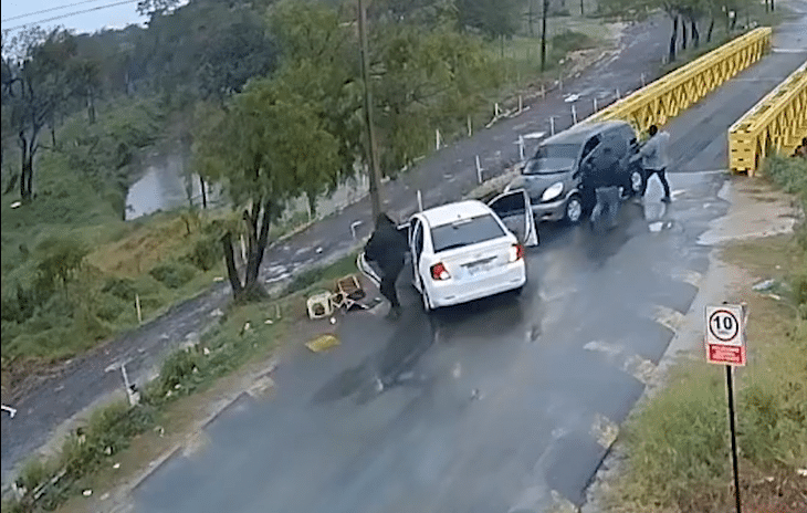 Asalto tipo comando en Puente Parará