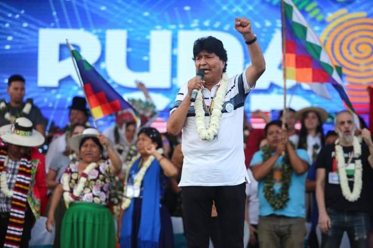 Evo durante la reunión con delegaciones de Runasur