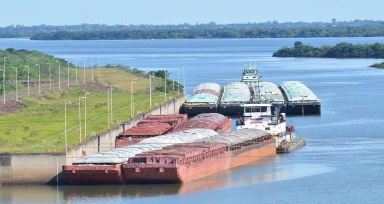 Argentina y Paraguay buscan solución definitiva a operaciones de traslado de productos de barcazas paraguayas en río Paraná