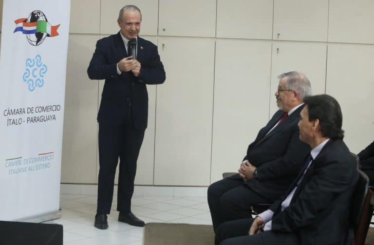 Conferencia sobre inversiones reunió a profesionales interesados en el mercado de capitales