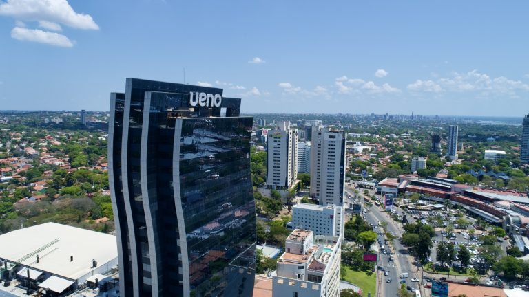 FIX eleva calificación de UENO Bank a AA-py con tendencia estable