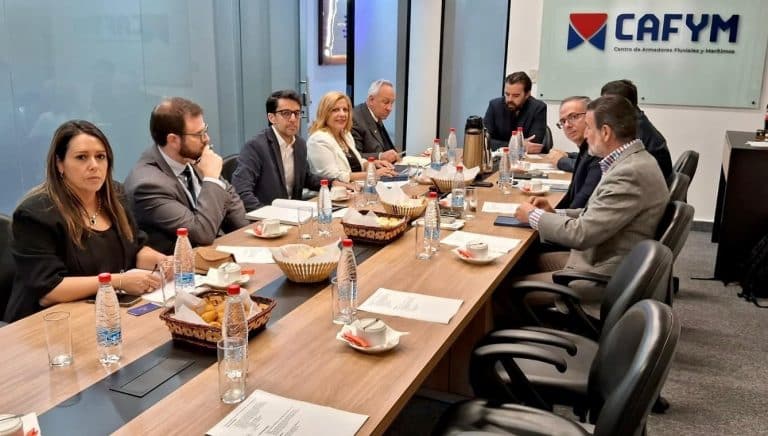 Uruguay renueva exoneración de tarifas a buques paraguayos en el Puerto de Montevideo