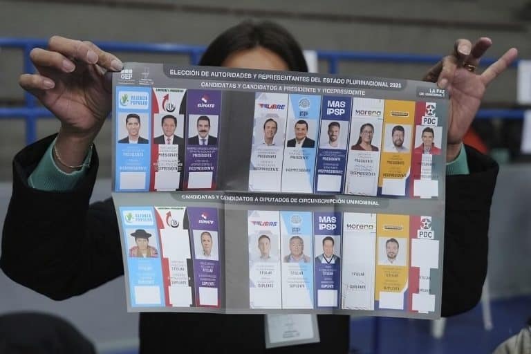 Elecciones en Bolivia: Primeros resultados del exterior dan ventaja a Quiroga