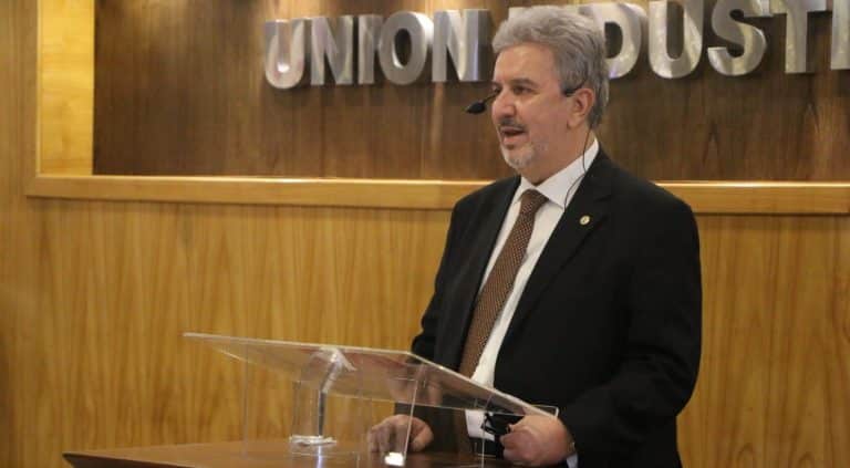 Presidente de la UIP llamó a la autorregulación para evitar una fuerte intromisión del Estado en el mercado