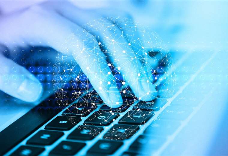 La Unión Europea exige a los grandes sistemas de Inteligencia Artificial respetar los derechos de autor