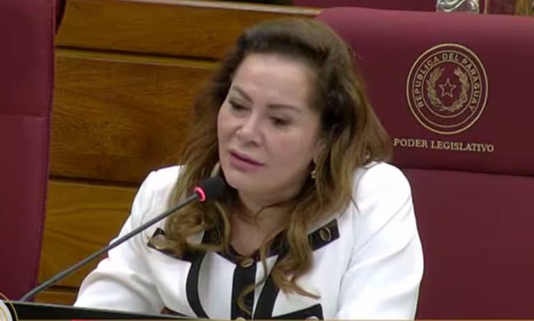 Senadora puso a disposición su cargo en CONADERNA, luego de que sus dos sobrinos fueron denunciados como planilleros